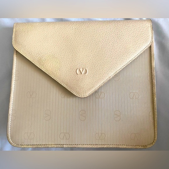 RARE Valentino crossbody. Genuine leather. In good vintage condition. - Picture 1 of 8